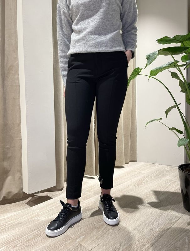 Clara Pant Above Black