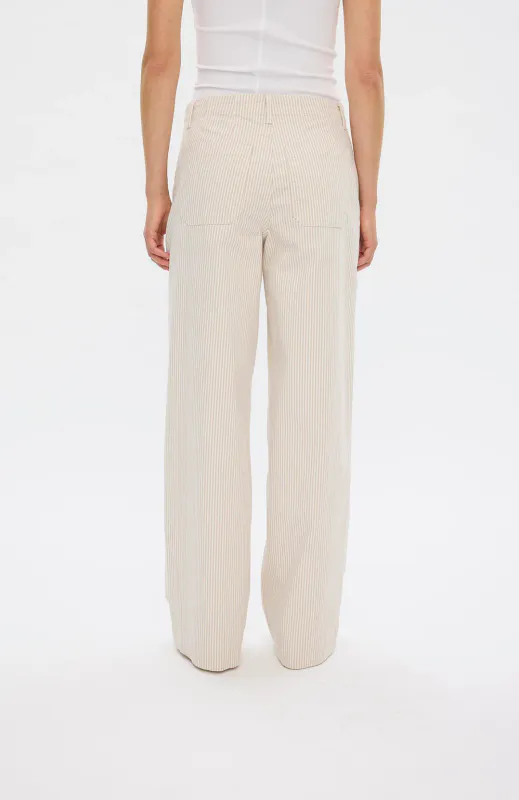 EricaFV 825 Oat Milk Stripe